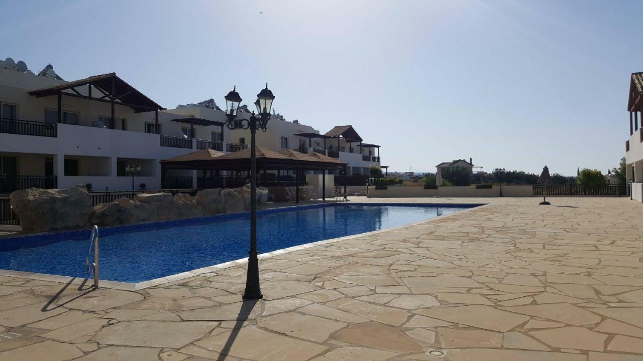 D202 Vanessa Apartments, Peyia Exterior foto